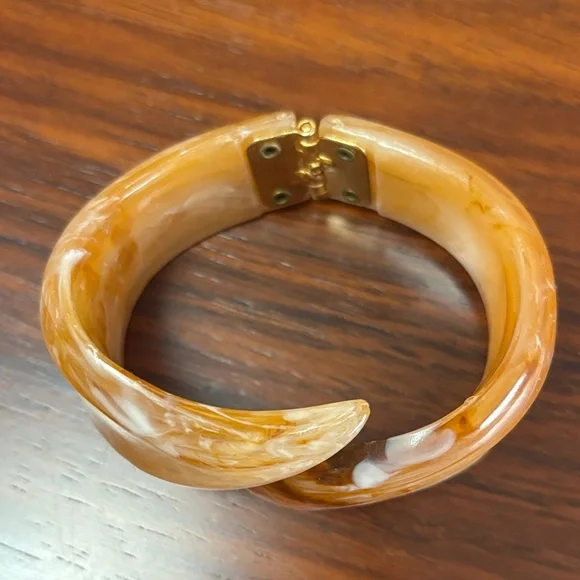 VTG Swirl Earth Tones Lucite Clamper Bracelet - Picture 4 of 8